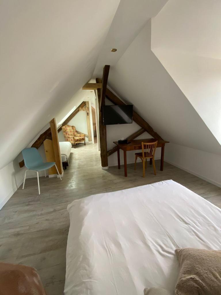 L'Annexe Du Chateau De Saint Genix ภายนอก รูปภาพ